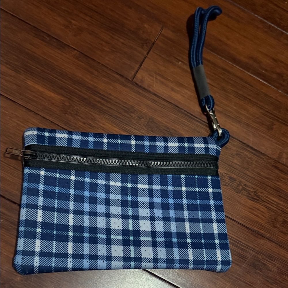 Blue Plaid BRAND NEW Wristlet Neoprene Clutch with Zipper